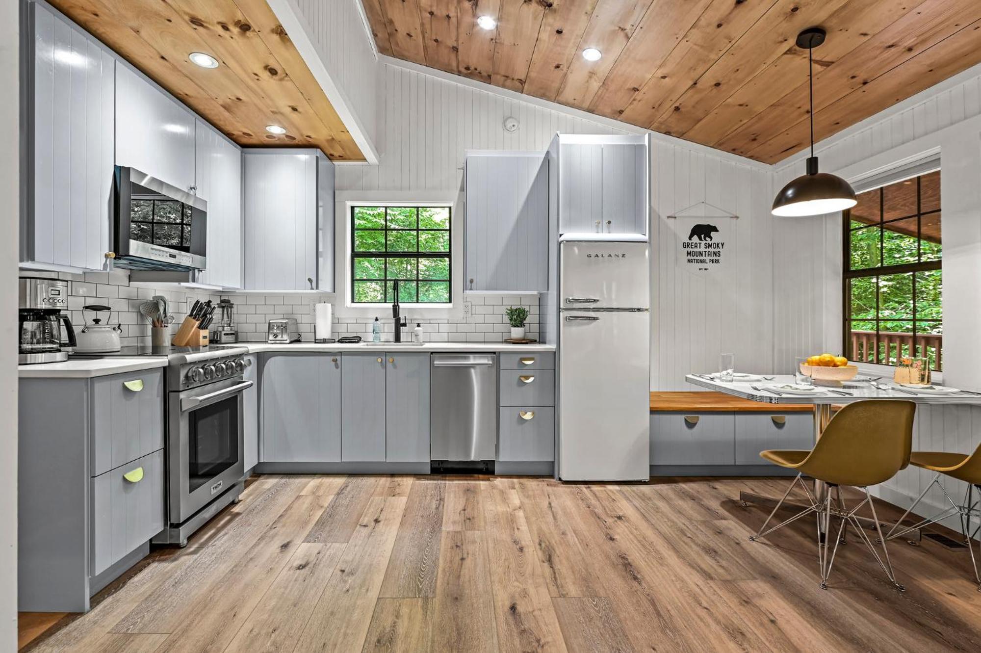 Smoky Mountains Hut Tub Cabin Dog Friendly Sevierville Dış mekan fotoğraf
