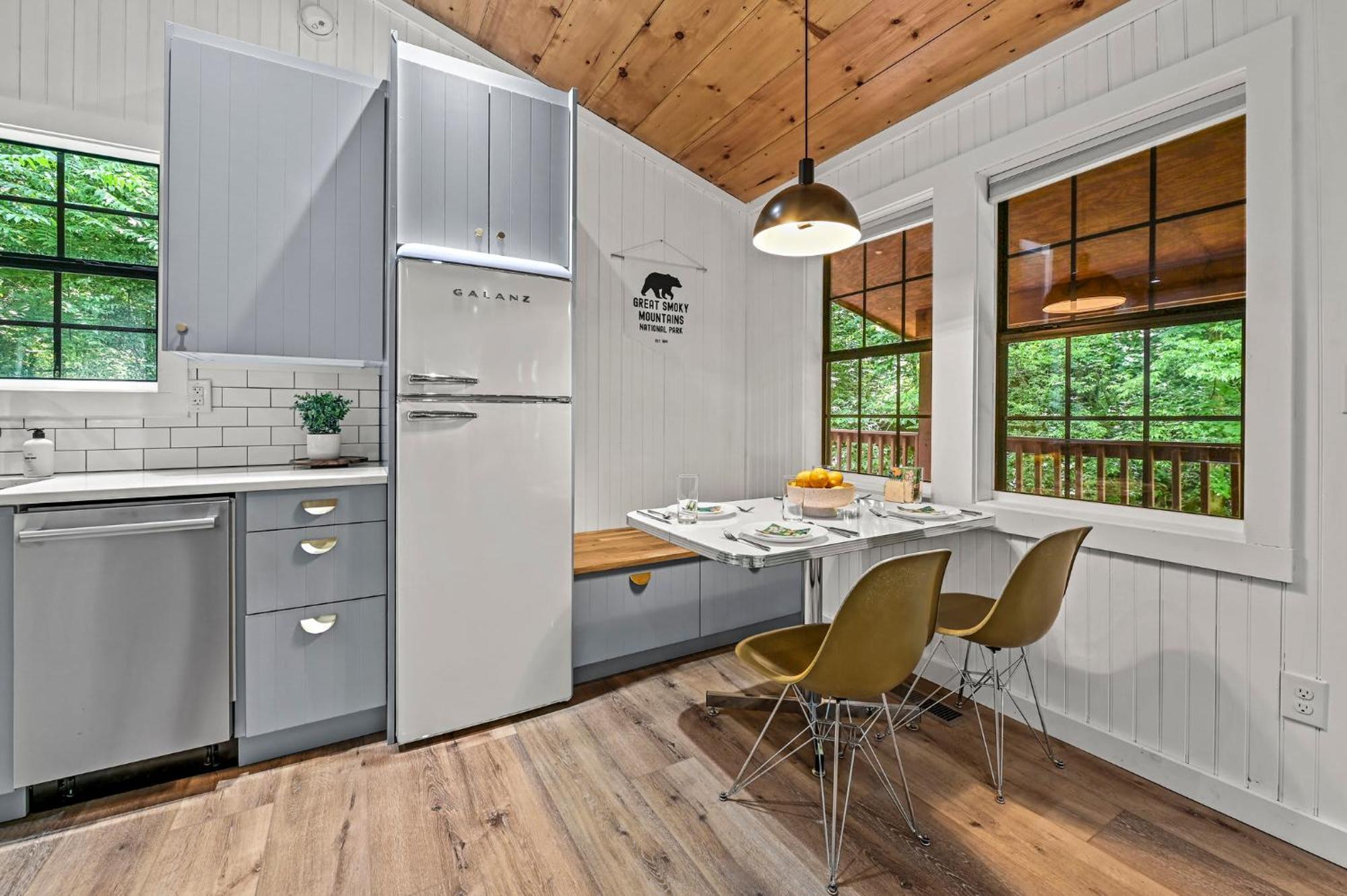 Smoky Mountains Hut Tub Cabin Dog Friendly Sevierville Dış mekan fotoğraf
