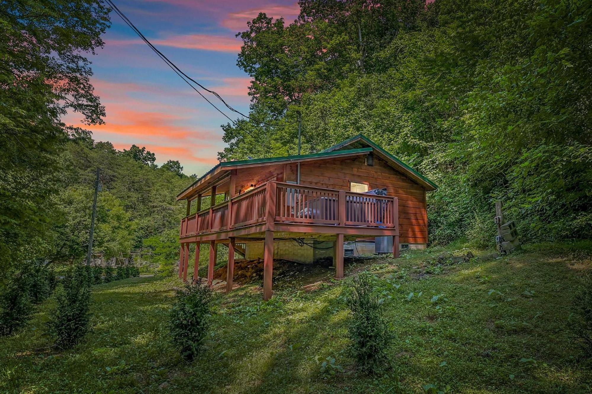 Smoky Mountains Hut Tub Cabin Dog Friendly Sevierville Dış mekan fotoğraf